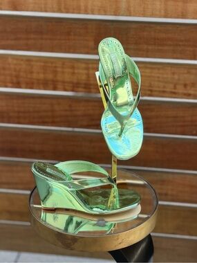 Larroude Metallic Mint Wedge Thong Sandals Size 8.5